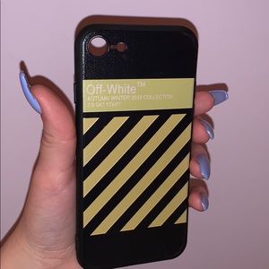 OFF-WHITE case (iPhone 7)